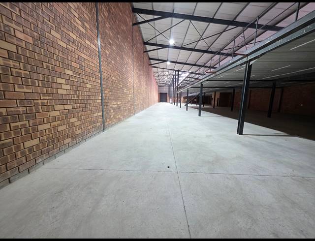 2,342M² WAREHOUSE TO LET IN ORMONDE